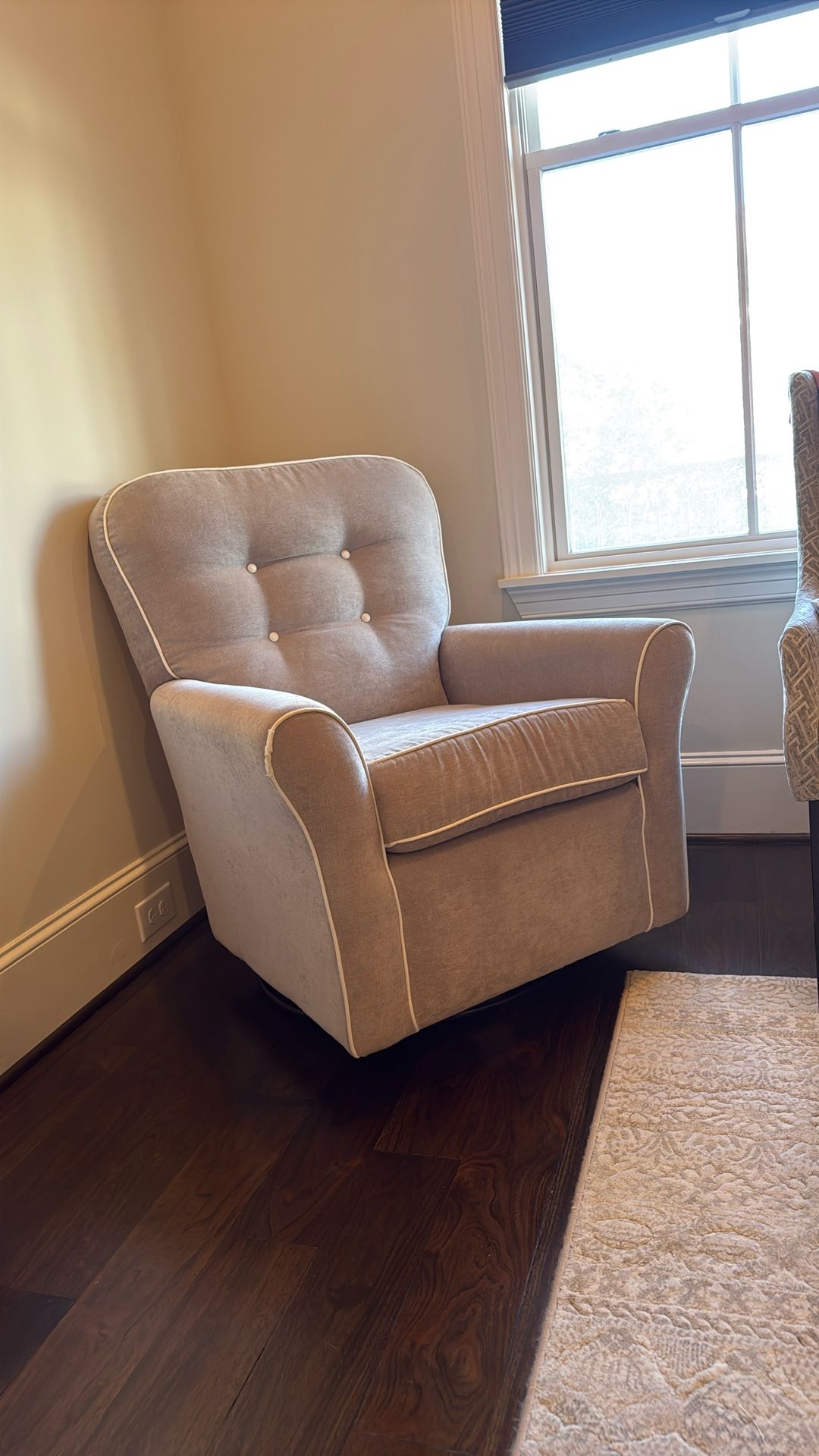 Gray Tufted Rocking/swivel Chair
