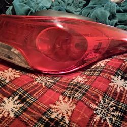Hyundai Elantra Right Rear Tail Light 