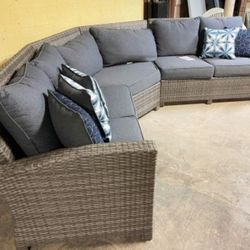 Salem Beach Gray 3-Piece Outdoor Sectional by Ashley 