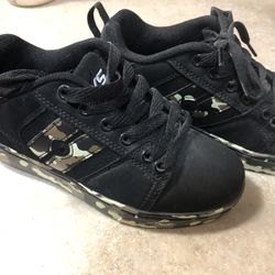 Heely’s- Boys Size 1 youth