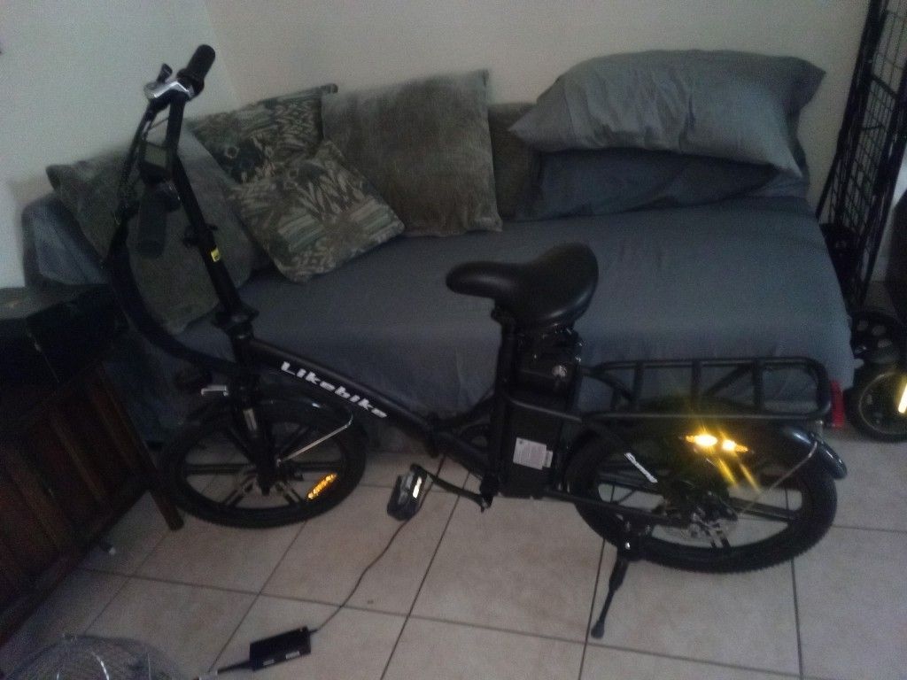 Electric Bike 48 V With Out Charger Is Fully Charged
