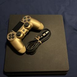 PS4 (used) Comes With Games 