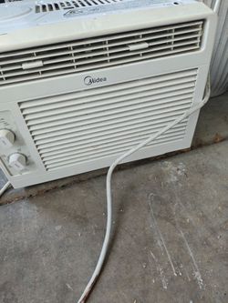 Small midia AC used works perfectly 80 firm see pictures for details specs