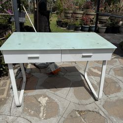 Desk/vanity 