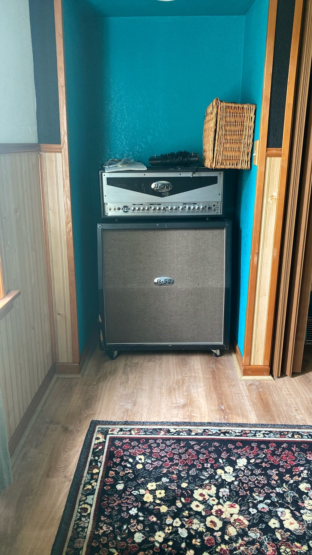 B52 Tube Amp