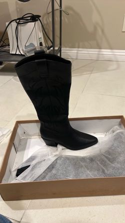 Black cowgirl boots