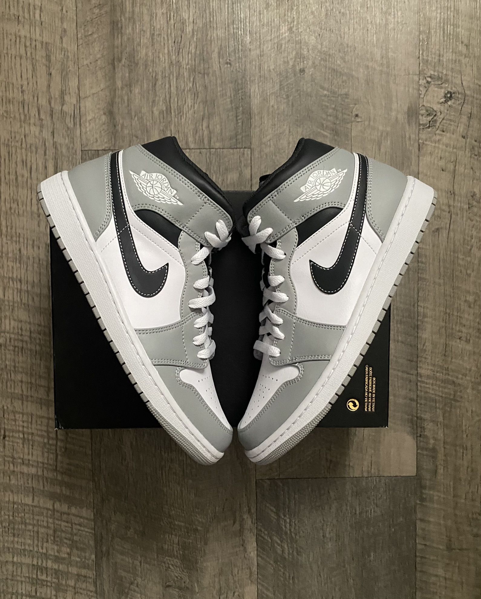 Jordan 1 Mid Light Smoke Grey Anthracite Size 8 10