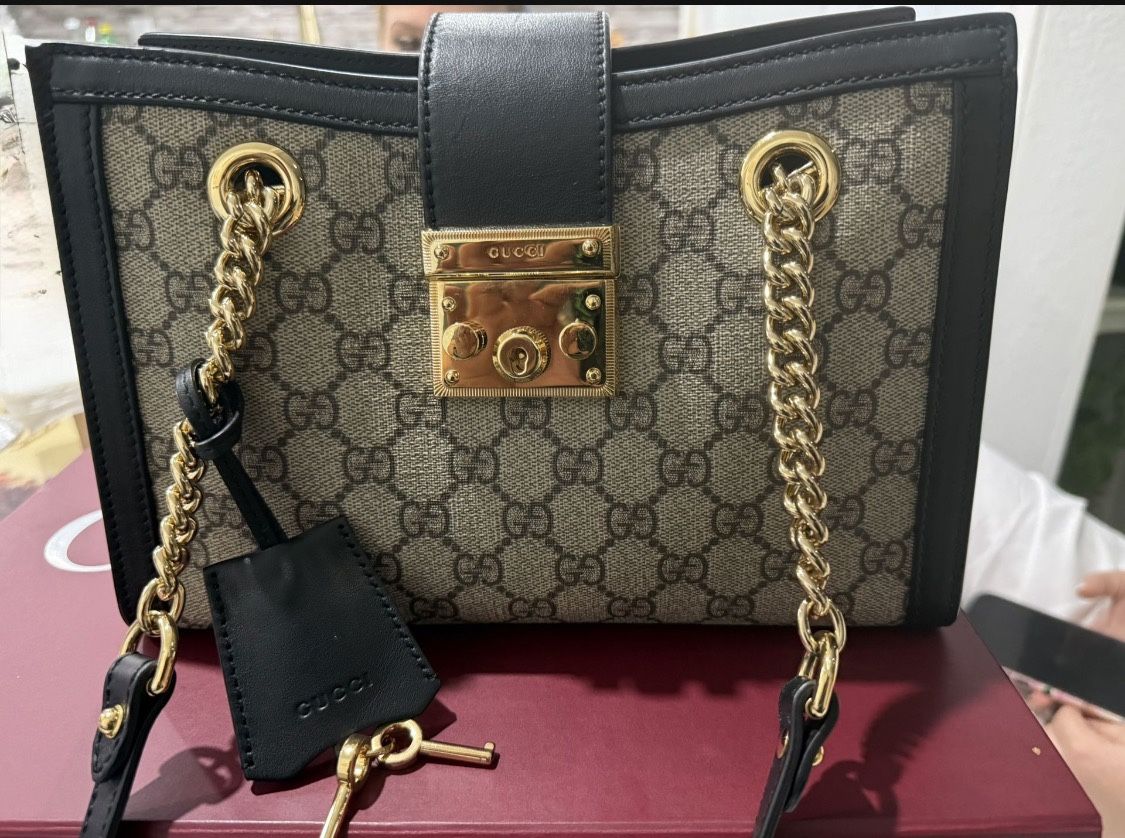 GUCCI Padlock Medium Shoulder Bag