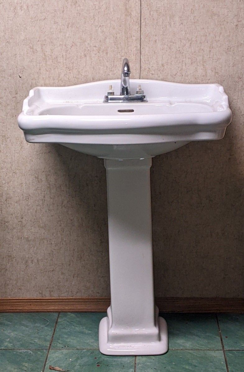 Pedestal Sink