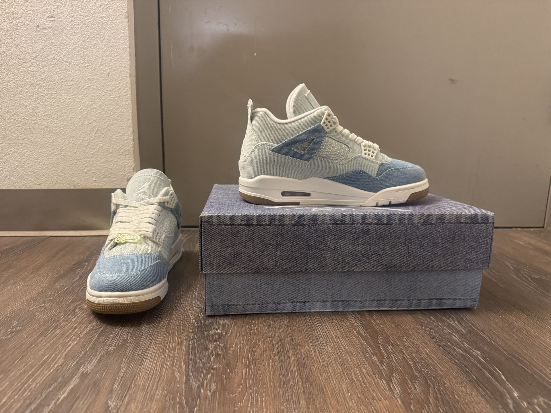 Air Jordan 4 Retro
