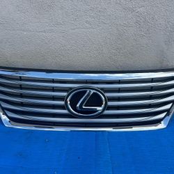 2009 2010 2011 2012 Lexus LS460 Front Bumper Grille OEM