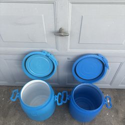Chicken 🐓 Feed Container Storage 