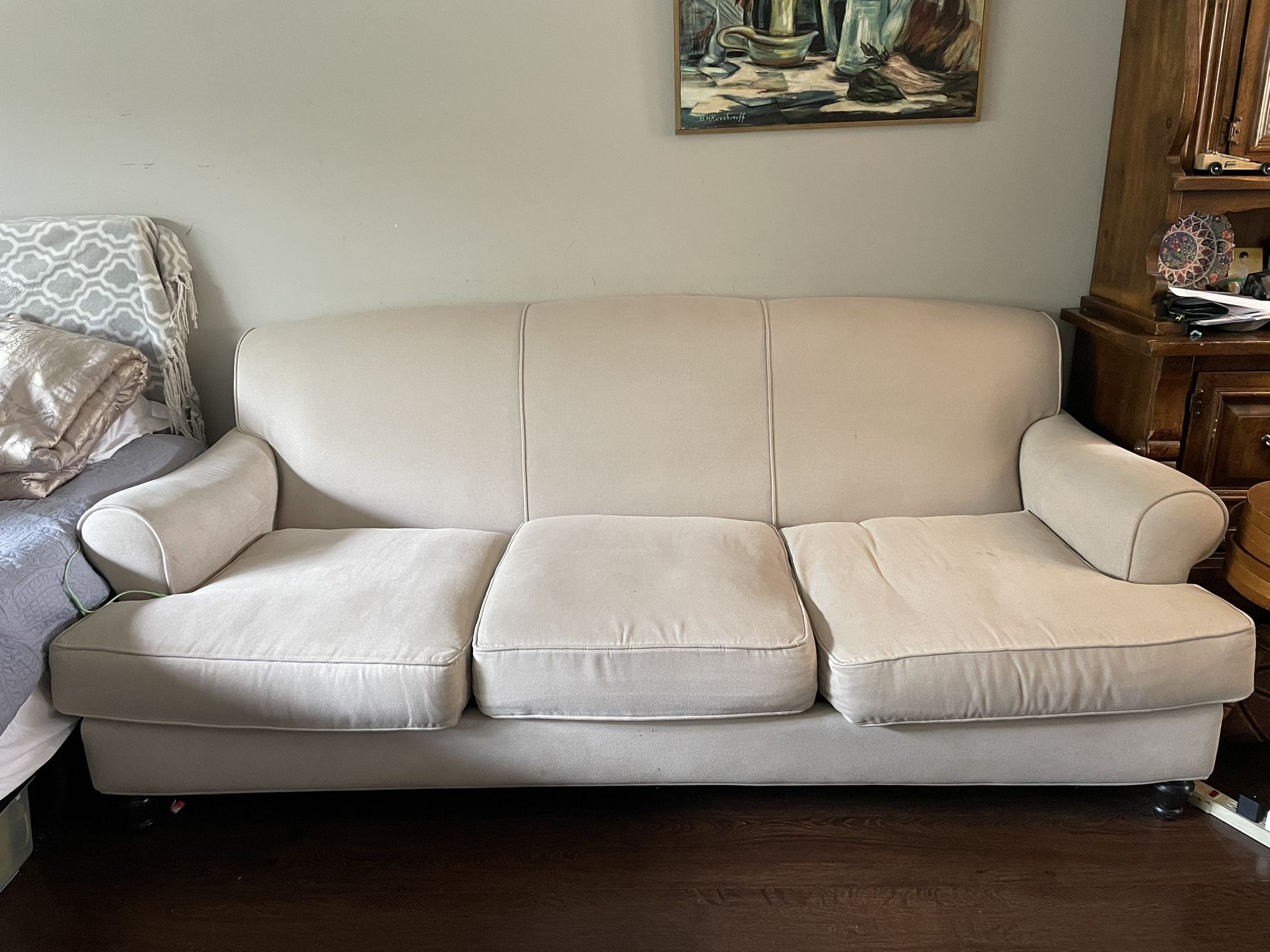 Couch/Sofa free