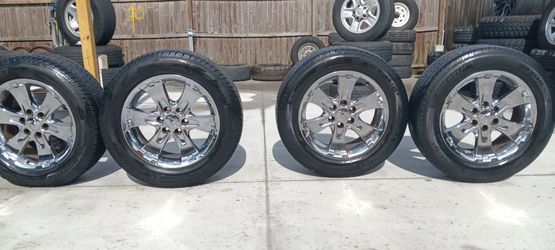 Chevy  rims,  20x9, with  275 55 20 Michelin  tires,  all 4 tires  the brand