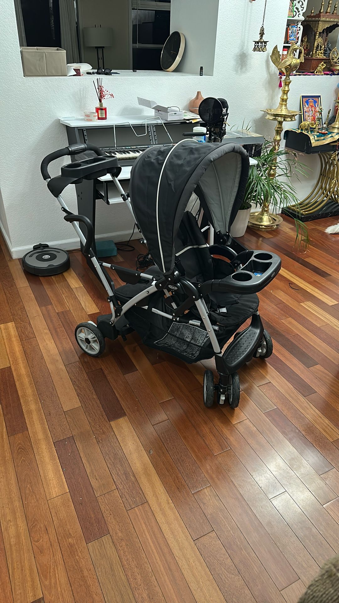 Two Seat Easy Fold Stroller, Excellent Condition