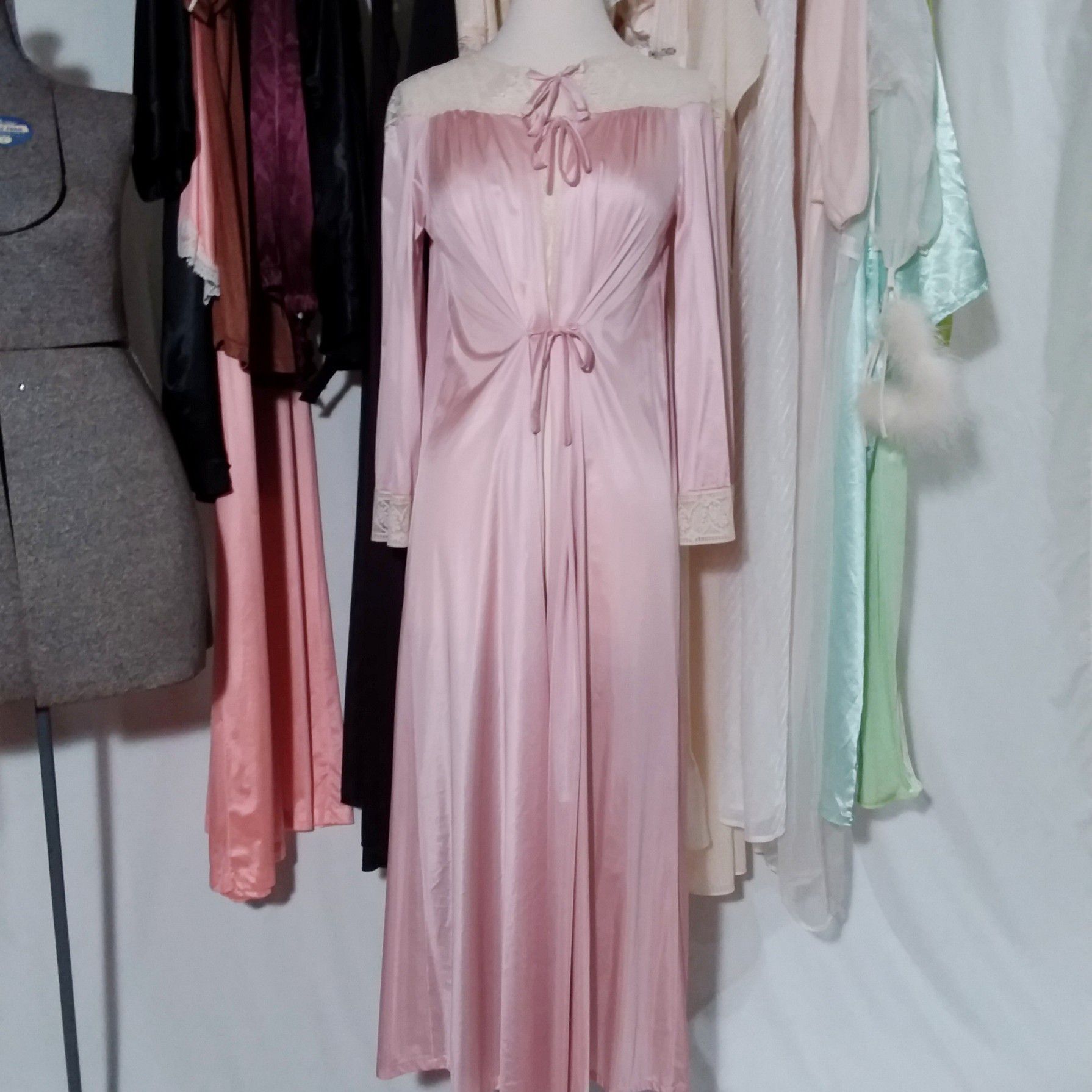 Vintage Vassarette Pink Nightgown 34