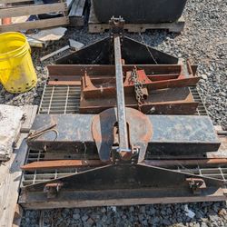 Make Offer Fifth Wheel Hitch With Removable Pins