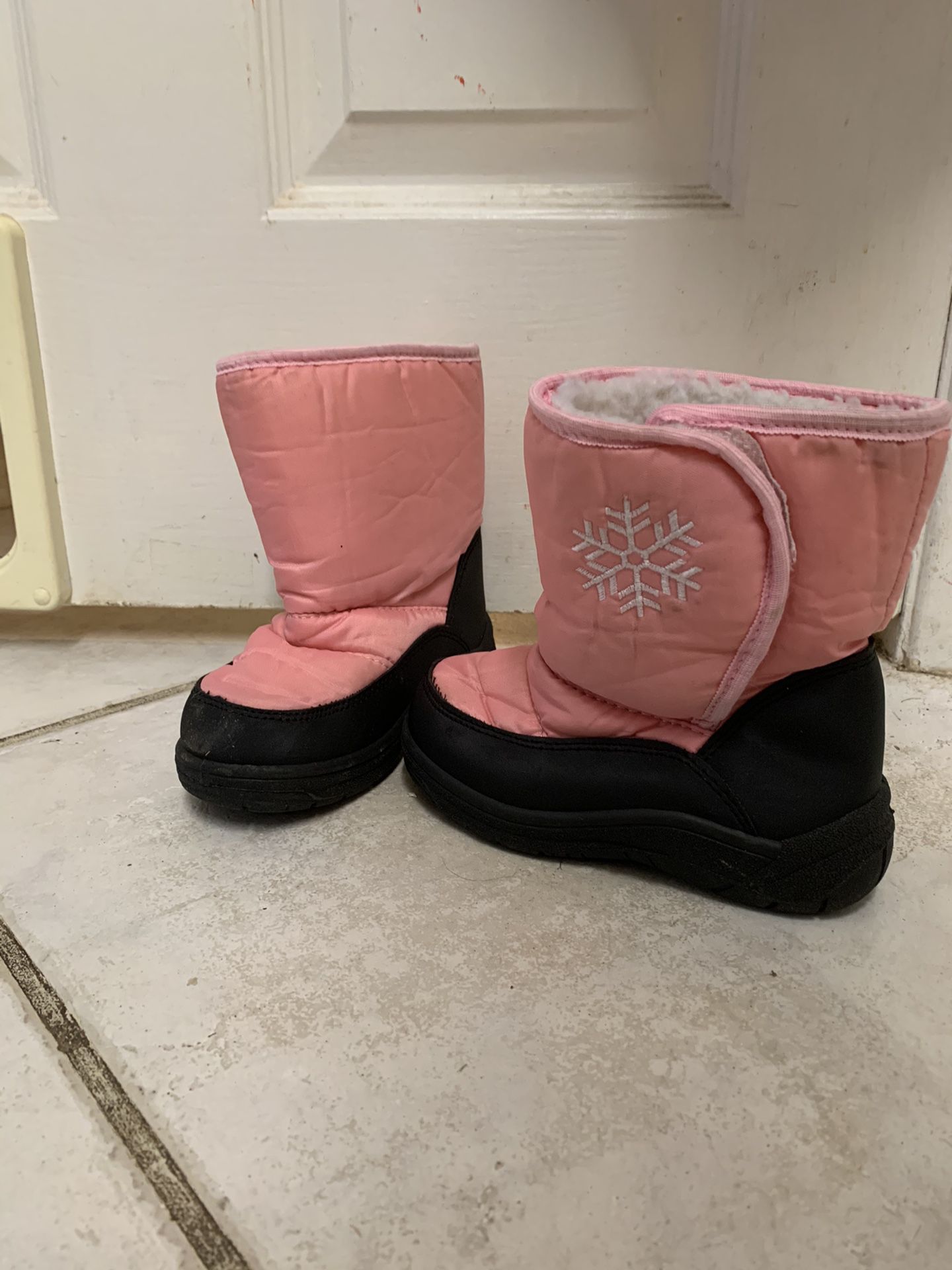 Little girls snow boots