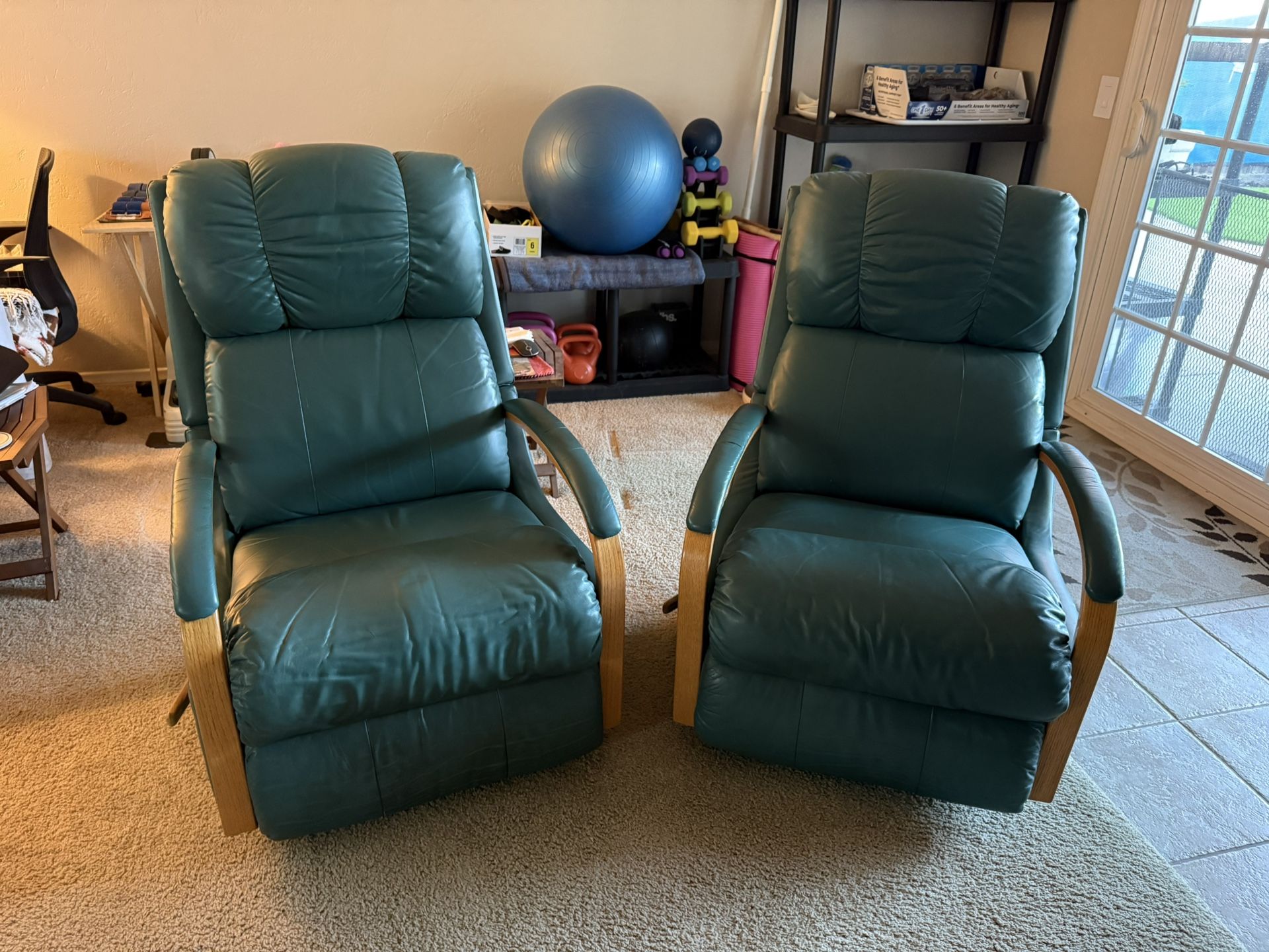 2 Lazy Boy Rocker Recliner’s