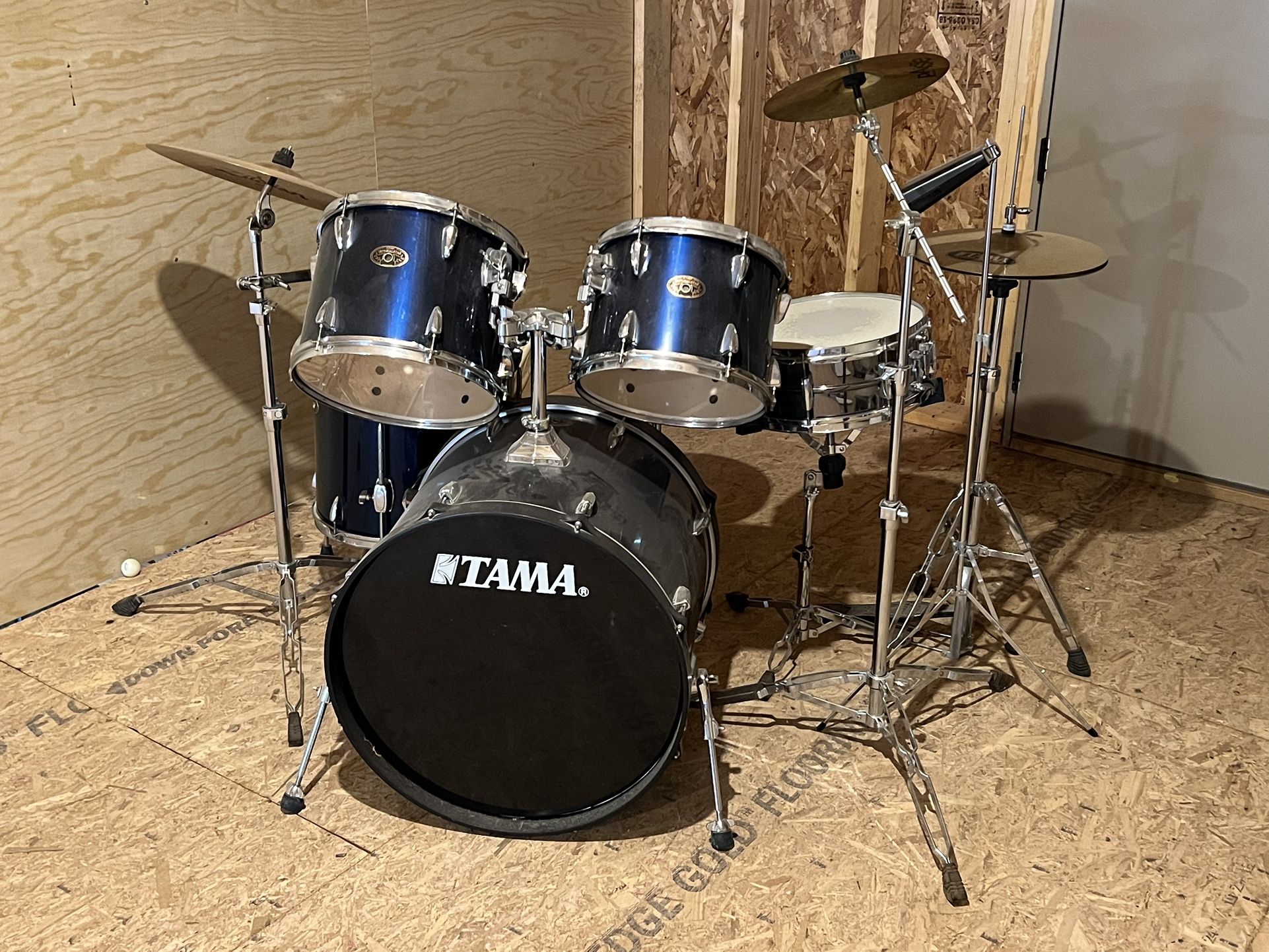 Tama Drum Set