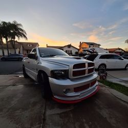 2004 srt10