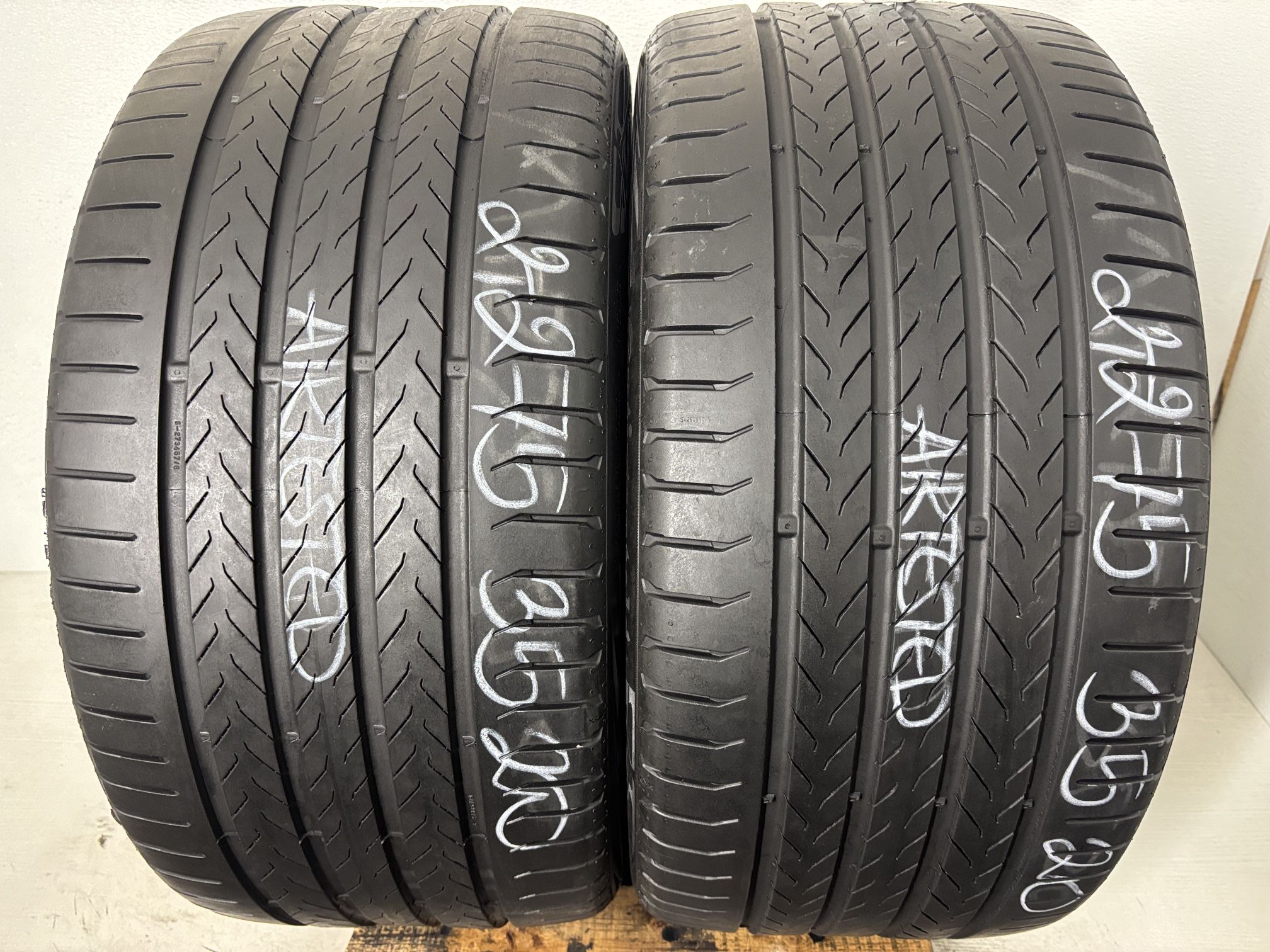 2 Tires 275 35 20 Continental Ecocontact 6Q M0 Like New No Repairs
