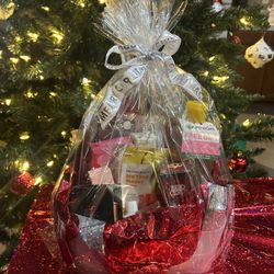 Xmas Woman’s  Gift  Basket 