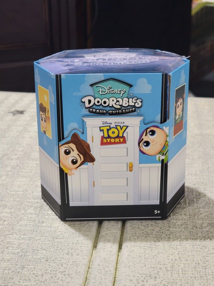 3-inch Collectible Figures Buzz Lightyear and Woody