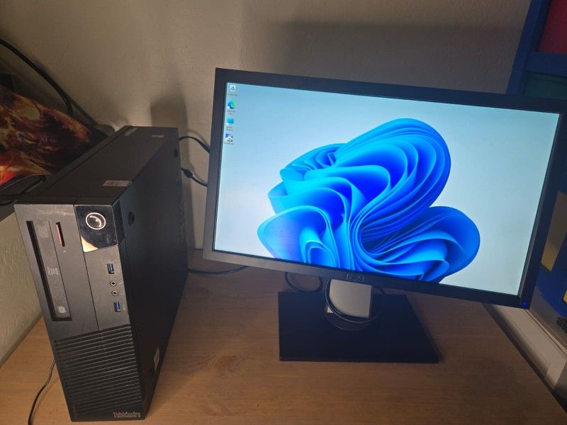 Combo Computer And Monitor / Open To Trade