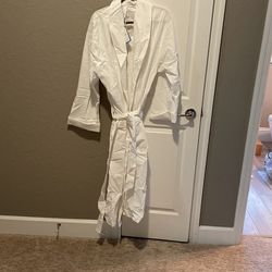 Matouk Seersucker Robe White M/L New