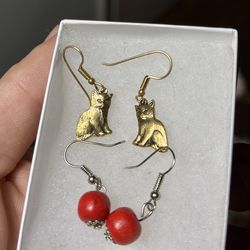 Wow 🤩  !! 2 Sets of Earrings for a Low Price !