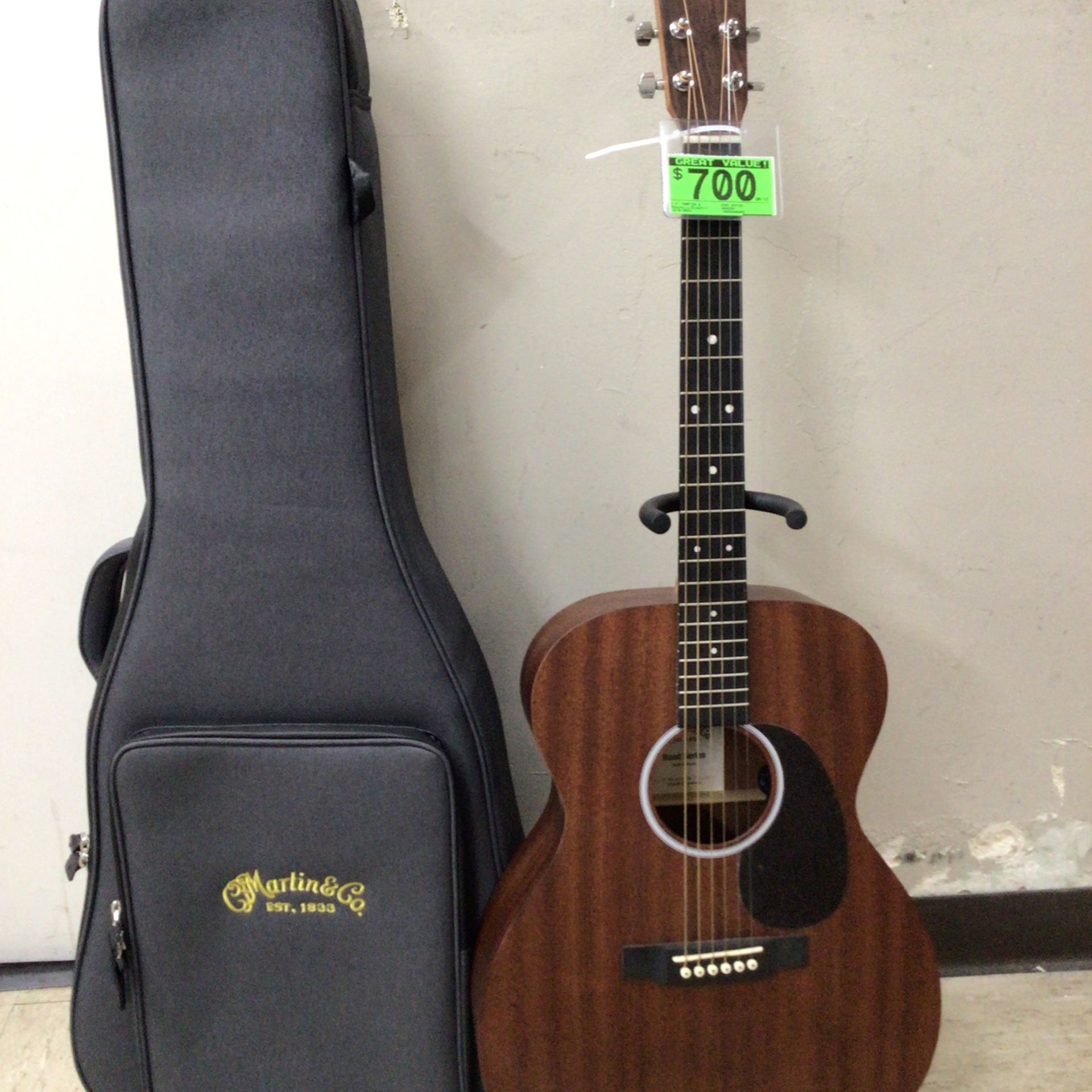 Martin Electric Acoustic Guitar OOO-10