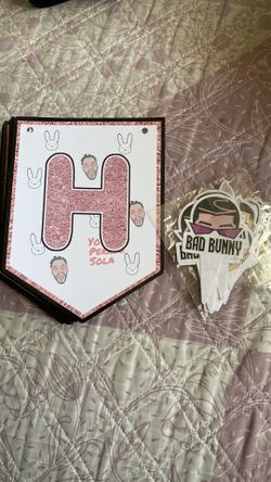 Birthday banner and cupcakes toppers