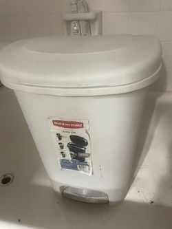 13 Gall. Step On Trash Can
