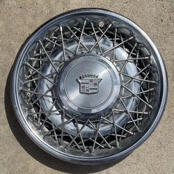15” Cadillac De Ville Hub Cap.