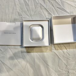  Apple AirPods with Wireless Charging Case (Genuine, Excellent Condition)