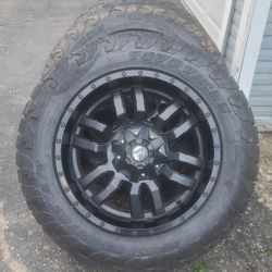 Rims And Tires Lt 285/55R20