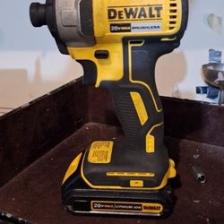 20VOLT MAX LITHIUM DEWALT IMPACT DRILL