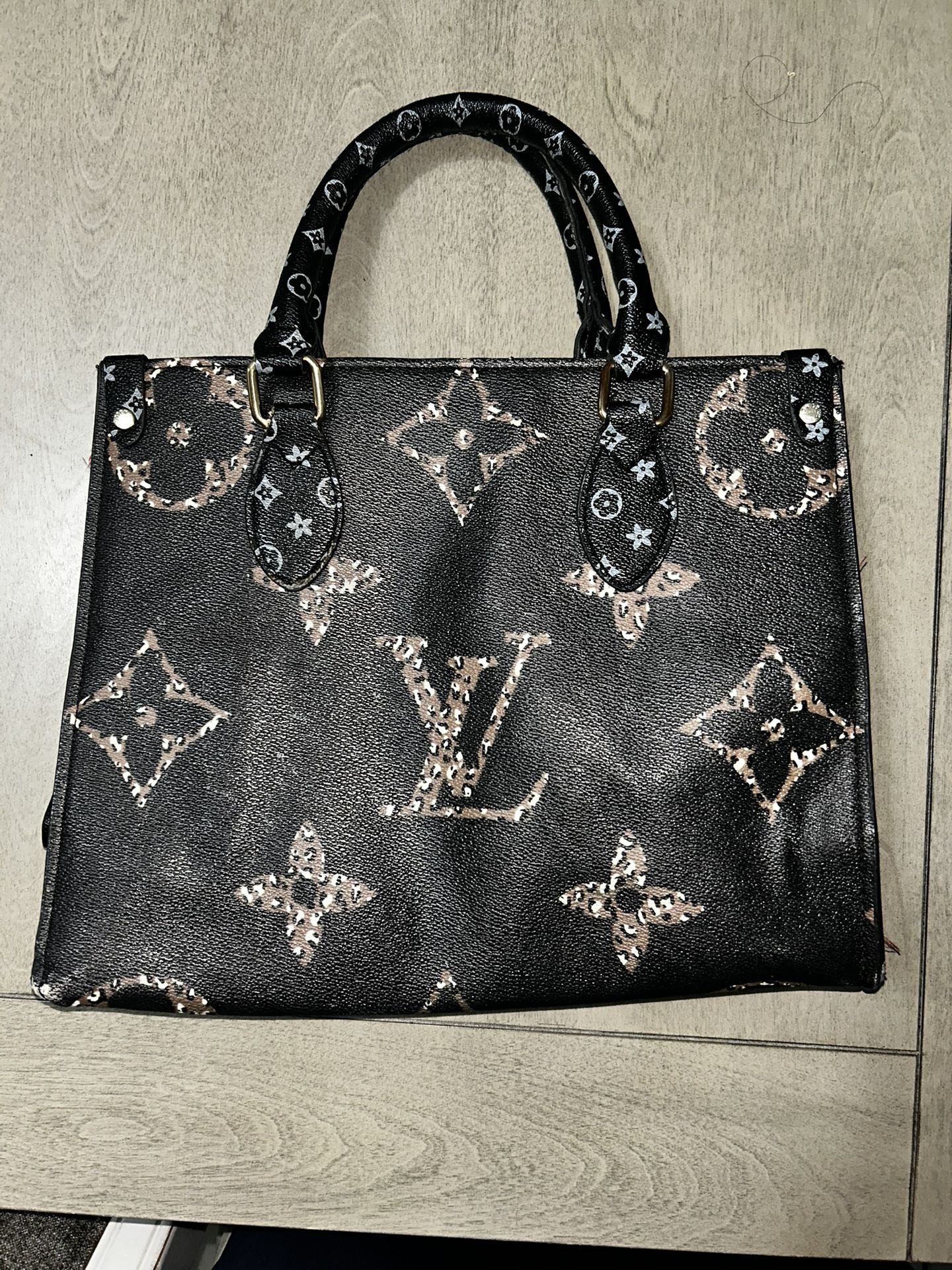 LOUIS VUITTON Jungle OnTheGo GM NWT Monogram Tote