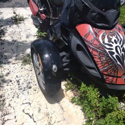 can am spyder