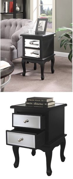 NIB Wooden Mirrored High Quality End Table/Night Stand