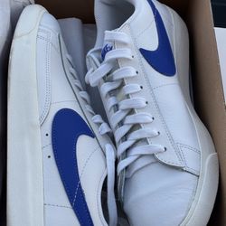 (SIZE 9) Nike Blazer Low Leather White & Blue Sneakers