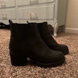 MIA brand Boots W6.5