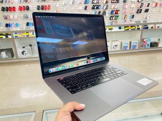 MacBook Pro 2018 16gb ram 512gb ssd