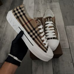 Burberry Sneaker Size 10