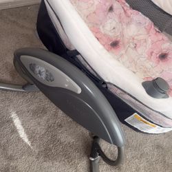 Rocking baby bassinet
