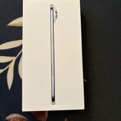 empty i phone 17 box