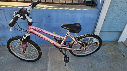 Girls pink 7 speed bike