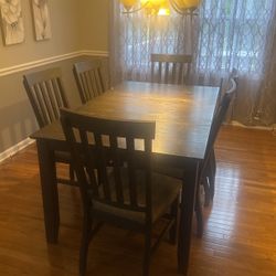 Dinning set with six chairs 