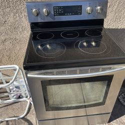 Samsung Range 11 Years Old Only Top Five Burner Works Very Good. The Avon temperature Doesn’t Work. 